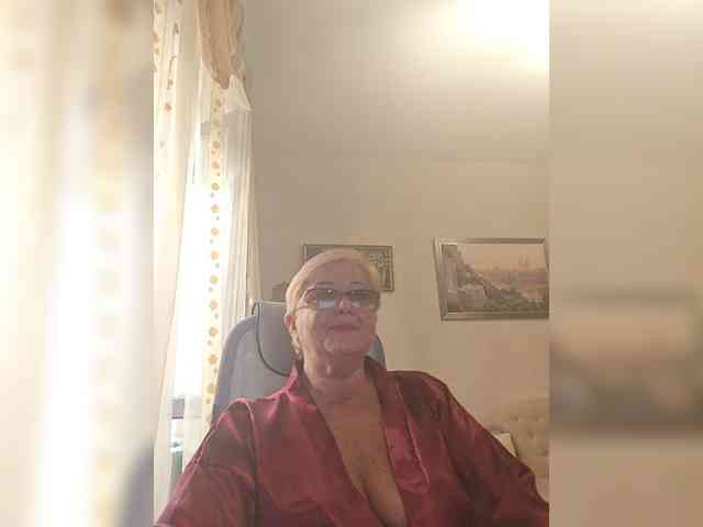 KarinkaSweet webcam