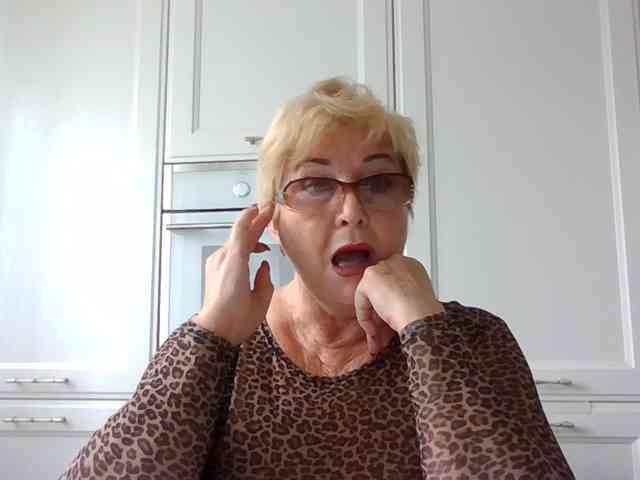 KarinkaSweet webcam