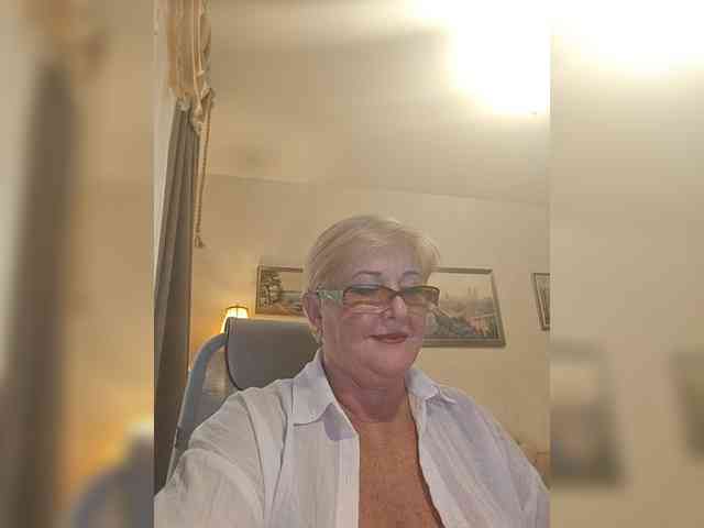 KarinkaSweet webcam