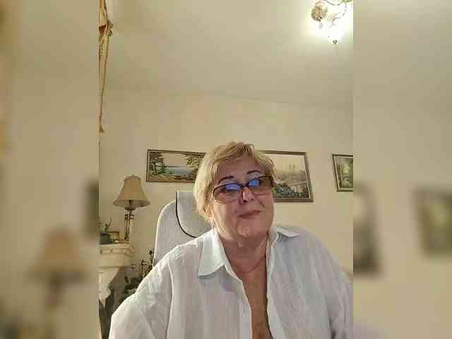 KarinkaSweet webcam