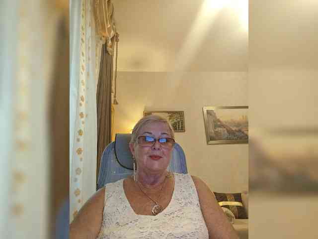 KarinkaSweet webcam