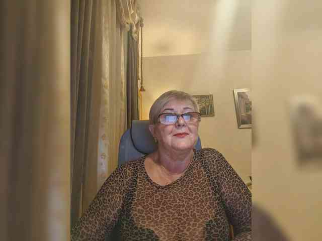 KarinkaSweet webcam