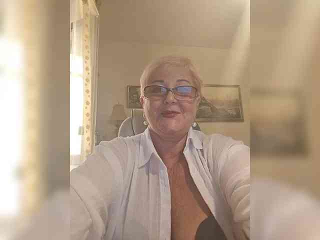 KarinkaSweet webcam