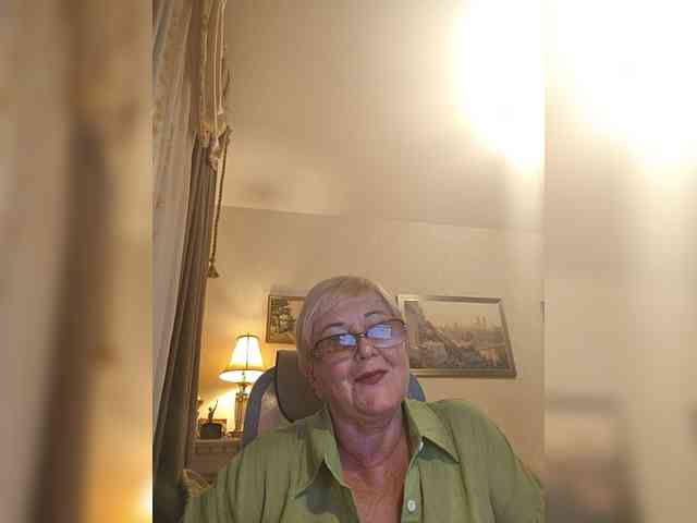 KarinkaSweet webcam