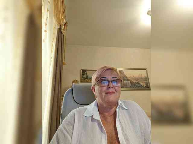 KarinkaSweet webcam