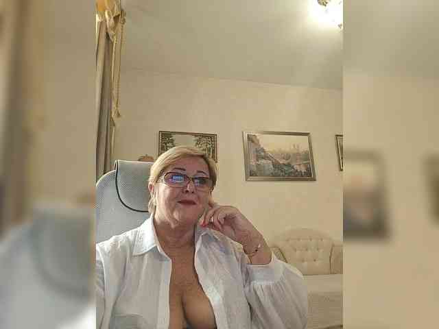 KarinkaSweet webcam