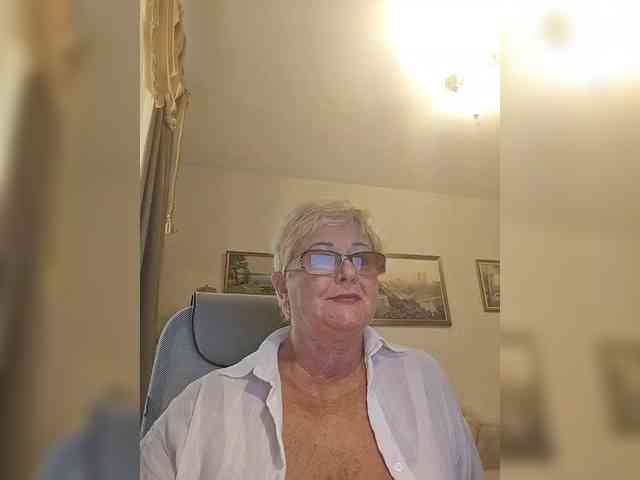 KarinkaSweet webcam