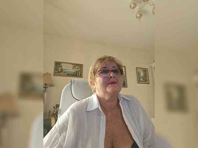 KarinkaSweet webcam