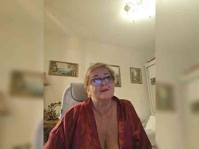 KarinkaSweet webcam
