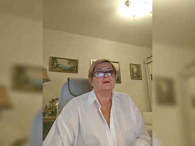 KarinkaSweet webcam