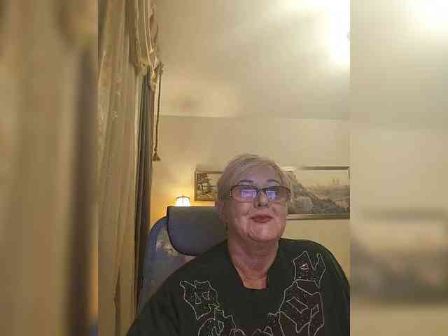 KarinkaSweet webcam