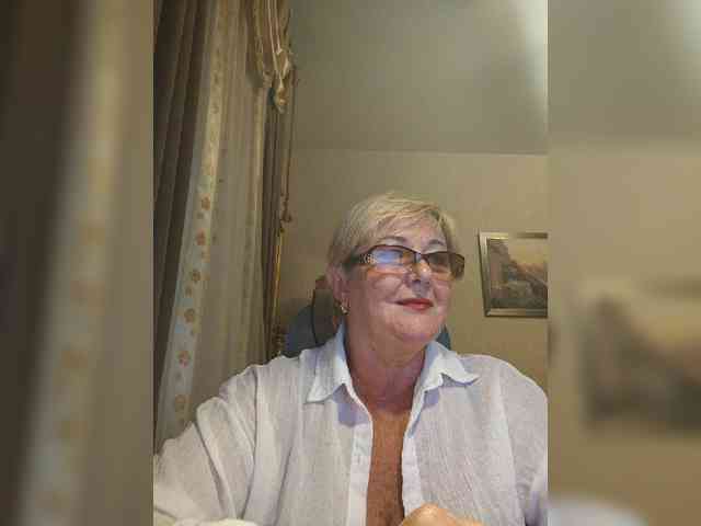 KarinkaSweet webcam