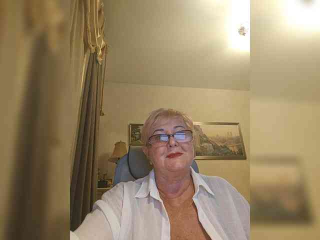KarinkaSweet webcam