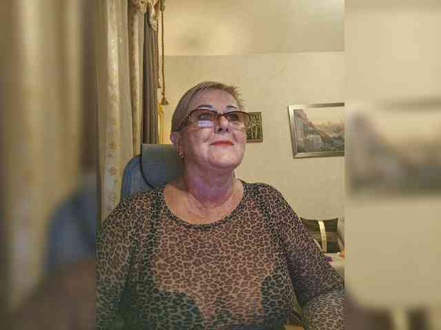 KarinkaSweet webcam