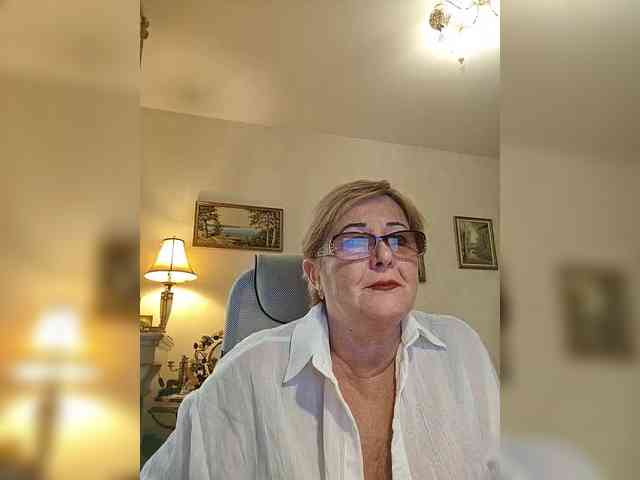 KarinkaSweet webcam