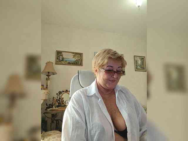 KarinkaSweet webcam