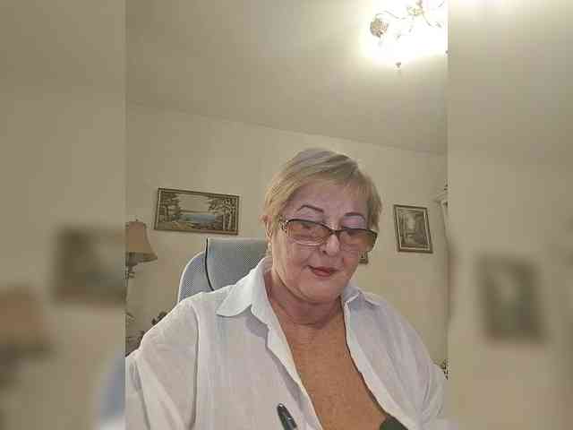 KarinkaSweet webcam