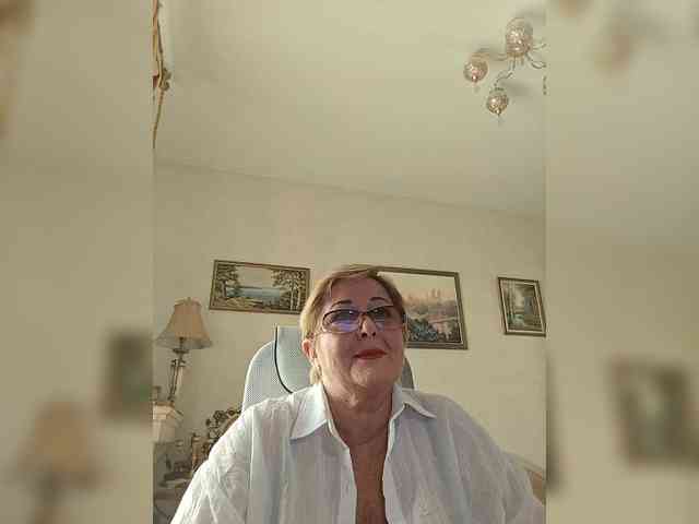 KarinkaSweet webcam