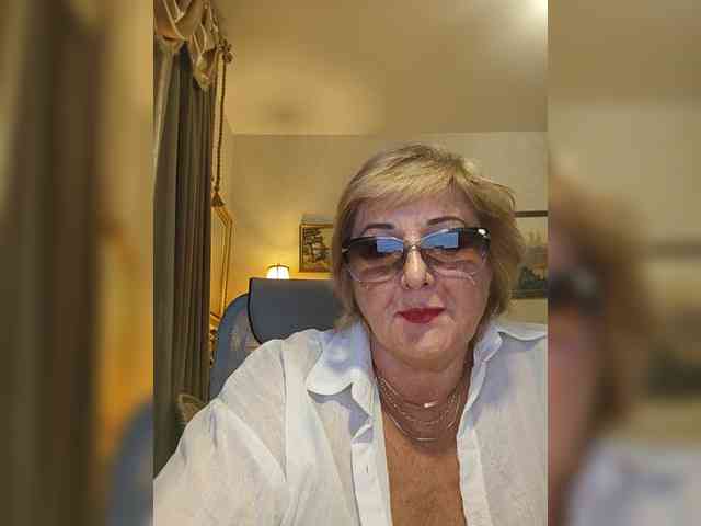 KarinkaSweet webcam