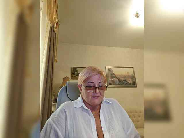 KarinkaSweet webcam
