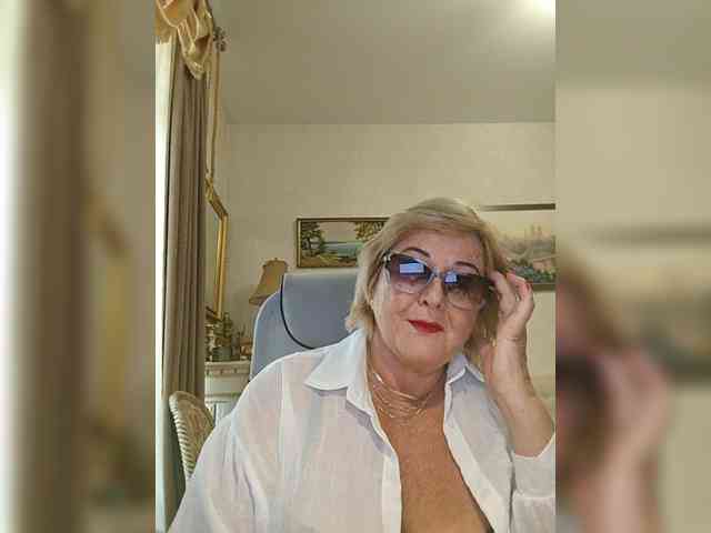 KarinkaSweet webcam