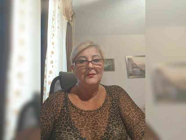 KarinkaSweet webcam