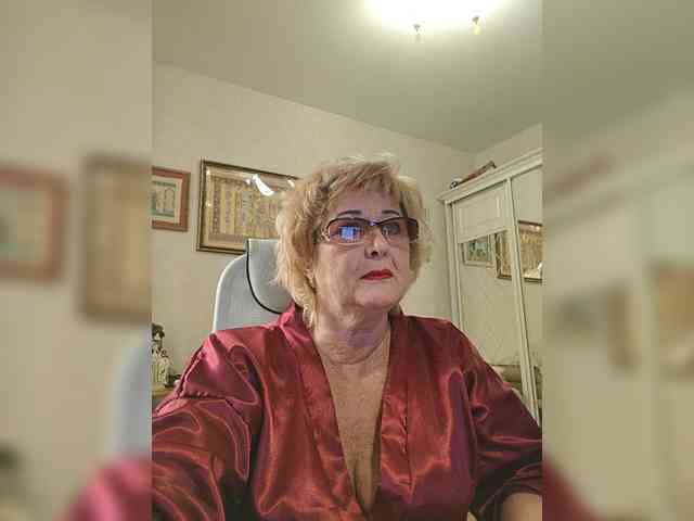 KarinkaSweet webcam