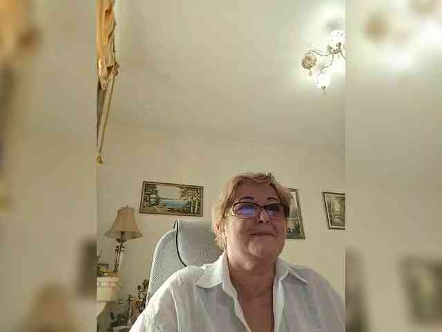 KarinkaSweet webcam
