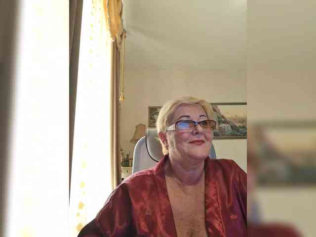 KarinkaSweet webcam