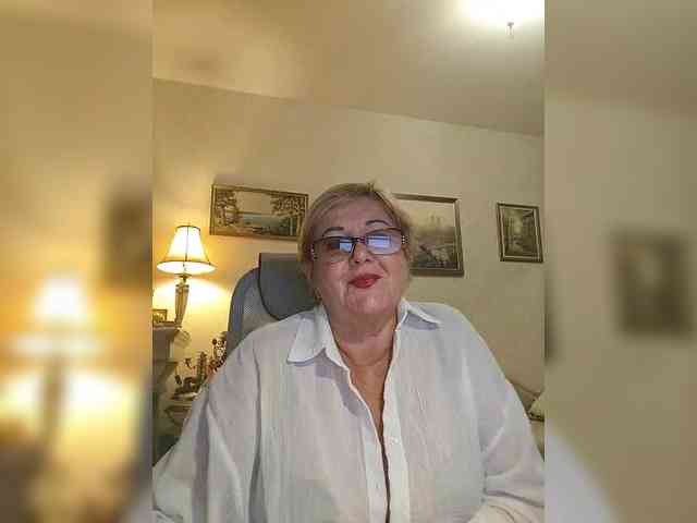 KarinkaSweet webcam