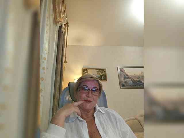 KarinkaSweet webcam