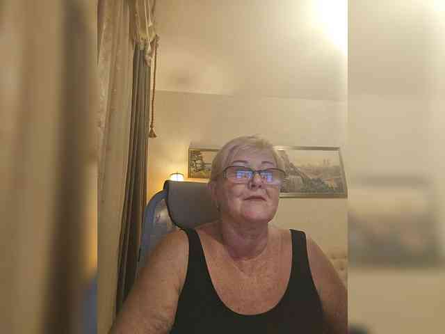 KarinkaSweet webcam