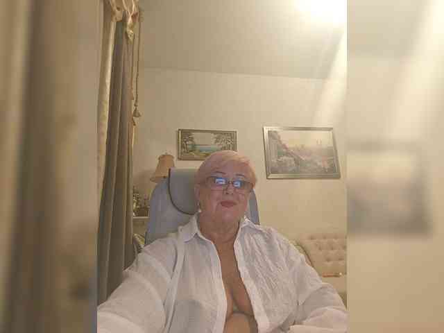 KarinkaSweet webcam