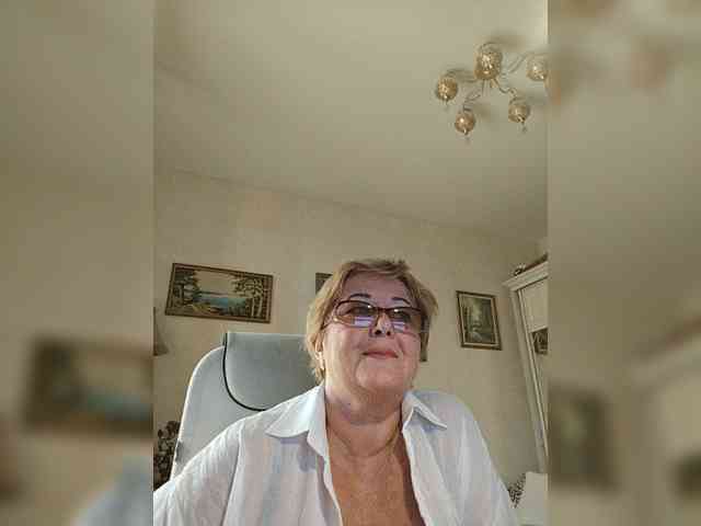 KarinkaSweet webcam