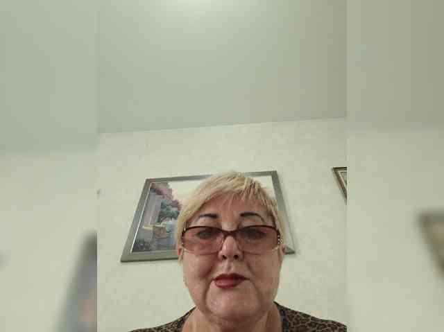 KarinkaSweet webcam