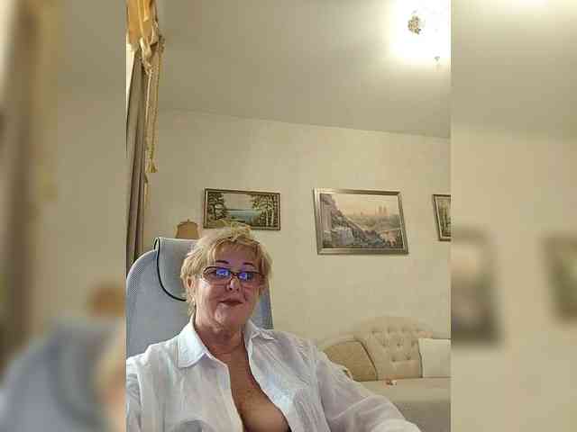 KarinkaSweet webcam