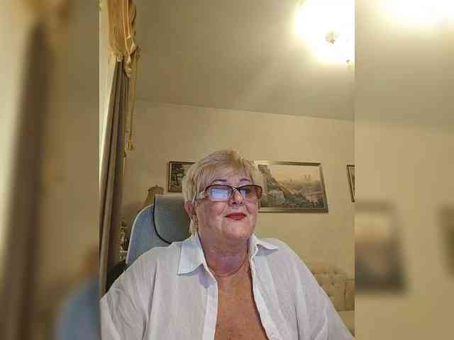 KarinkaSweet webcam