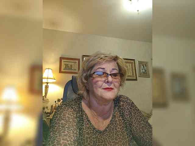 KarinkaSweet webcam