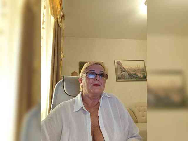 KarinkaSweet webcam