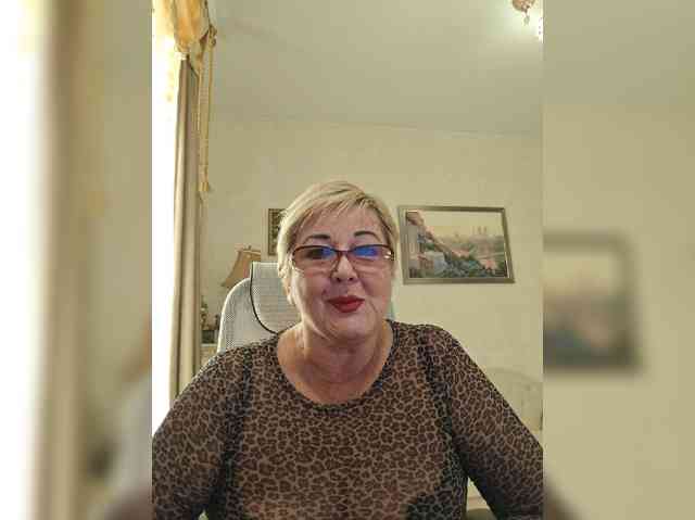 KarinkaSweet webcam