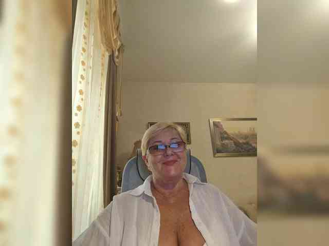 KarinkaSweet webcam