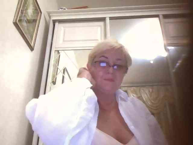 KarinkaSweet webcam