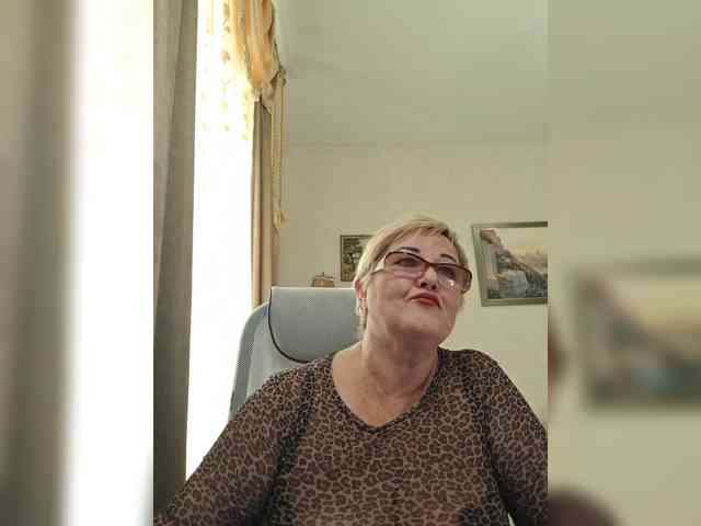 KarinkaSweet webcam