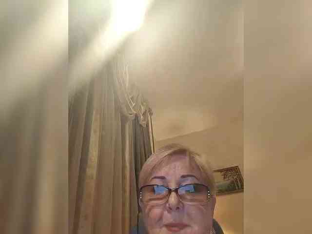 KarinkaSweet webcam