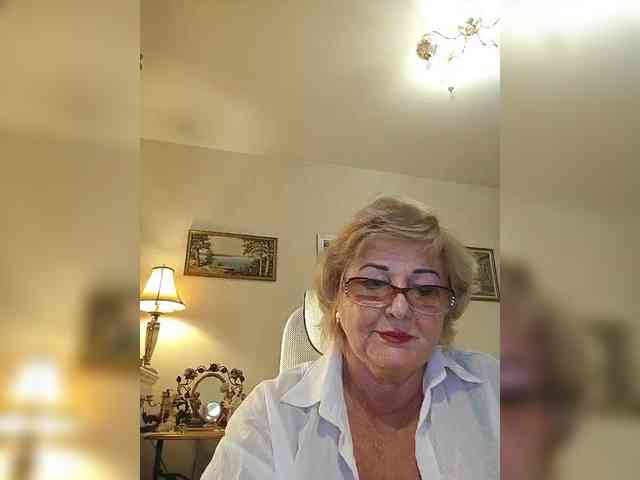 KarinkaSweet webcam