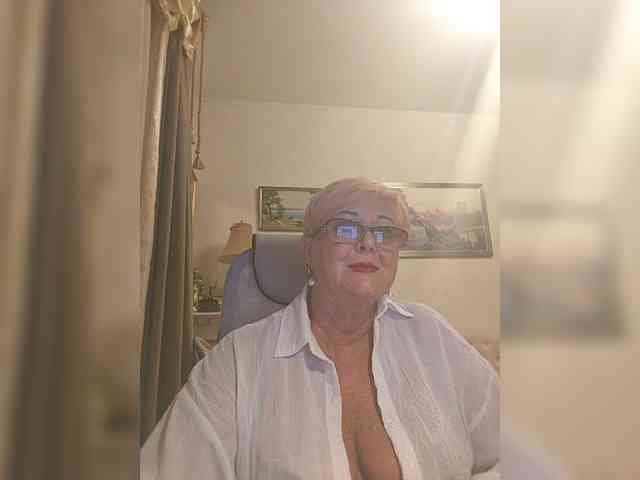 KarinkaSweet webcam