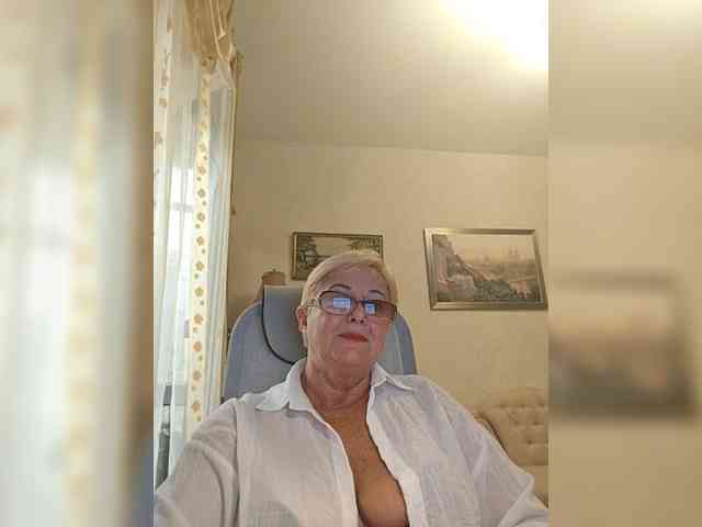 KarinkaSweet webcam