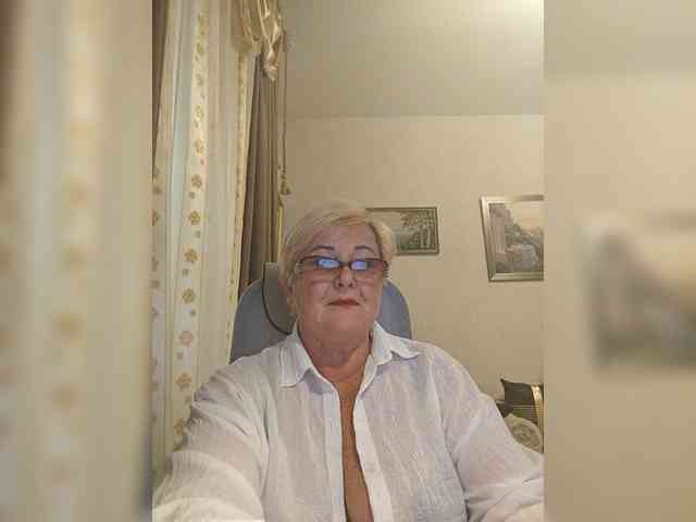 KarinkaSweet webcam