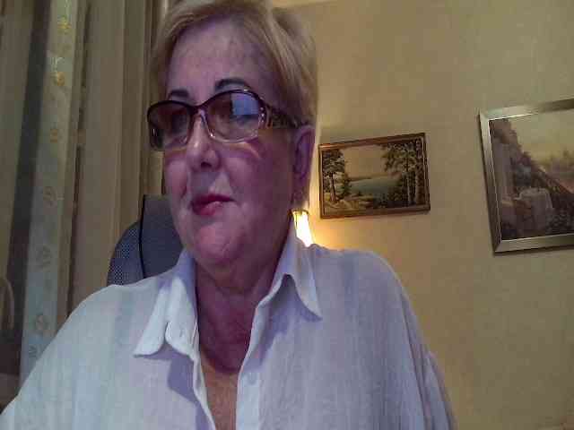 KarinkaSweet webcam
