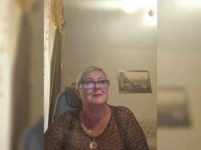 KarinkaSweet webcam
